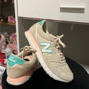 Women’s 6.5 New Balances